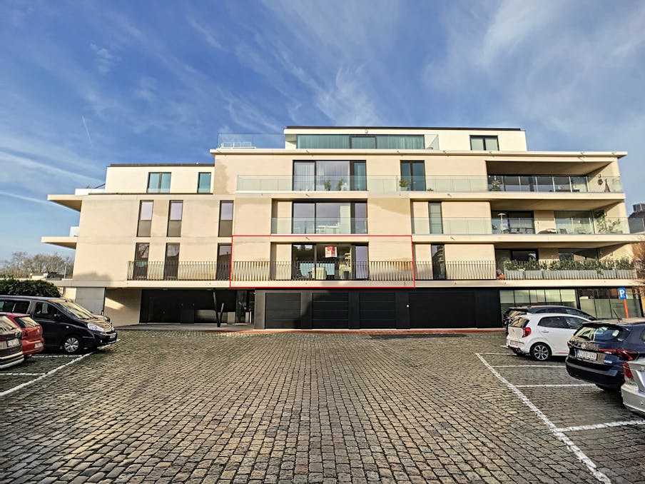 Appartement te huur met 2 slaapkamers en garage in Veurne