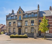 Karaktervol historisch pand in het centrum van Ardooie