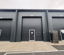 Centraal gelegen magazijn te huur (90 m²) te Middelkerke