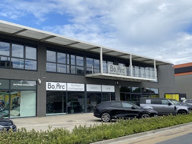 Magazijn met bureel te huur Roeselare
