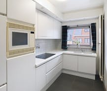 Instapklaar appartement met 2 slaapkamers en terras.