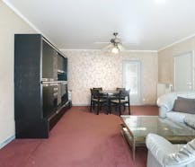 Instapklaar appartement met 2 slaapkamers en terras.