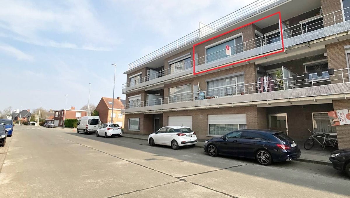 Instapklaar appartement met 2 slaapkamers en terras.