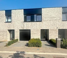 Huis met 4 kamers, 2 badkamers en tuin te huur in Houtem
