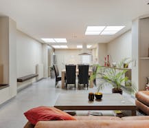 Ready-to-move family home with cozy garden in Roeselare