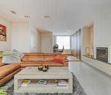 Ready-to-move family home with cozy garden in Roeselare