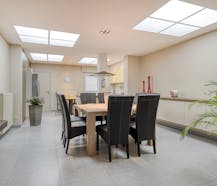 Ready-to-move family home with cozy garden in Roeselare