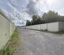 Opbrengsteigendom: garageboxen te koop in Sint-Eloois-Vijve