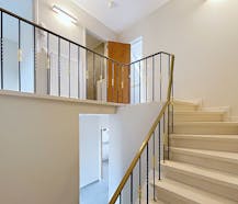 Zeer ruime duplex te huur in Strombeek
