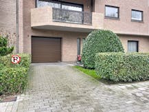 Overdekte autostaanplaats te koop in Berchem