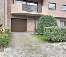 Overdekte autostaanplaats te koop in Berchem