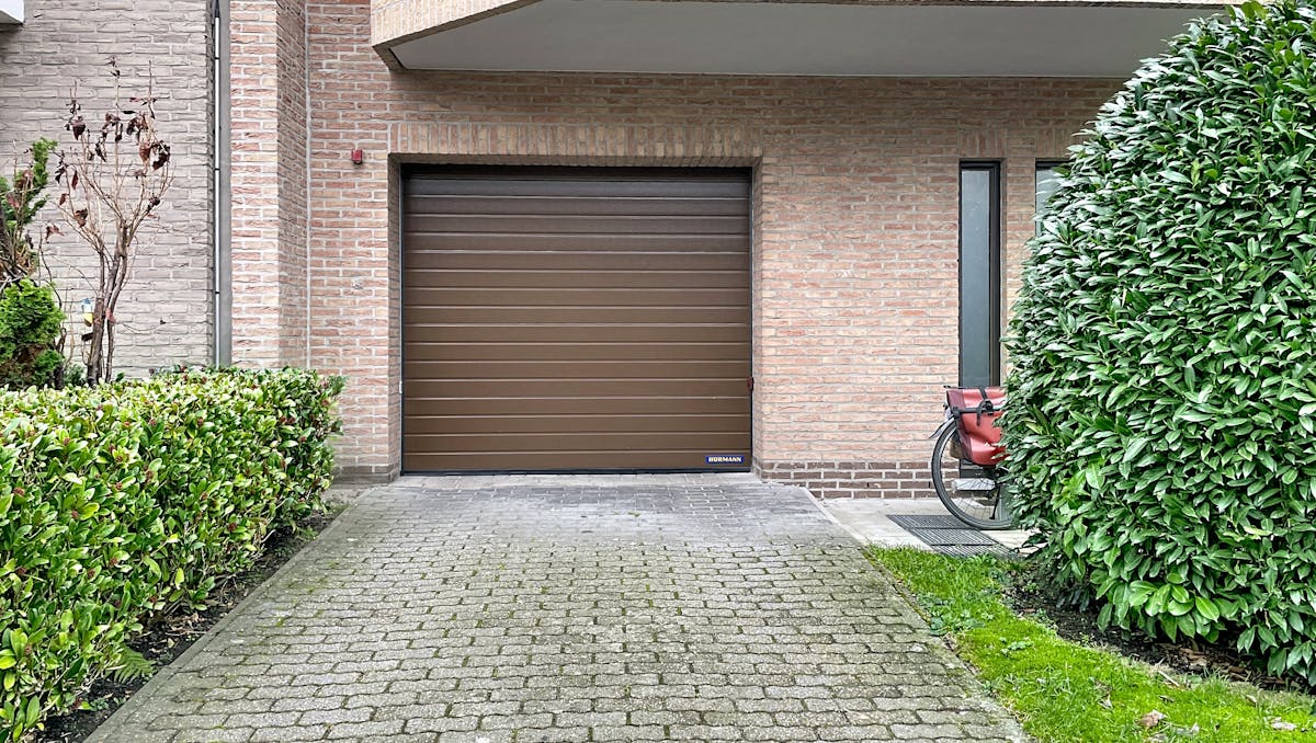 Overdekte autostaanplaats te koop in Berchem