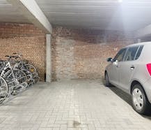 Overdekte autostaanplaats te koop in Berchem