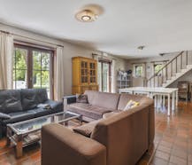 Halfopen bebouwing met 6 slaapkamers op een perceel van 1.200 m²