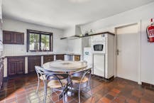 Halfopen bebouwing met 6 slaapkamers op een perceel van 1.200 m²