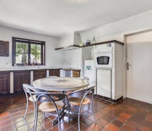 Halfopen bebouwing met 6 slaapkamers op een perceel van 1.200 m²