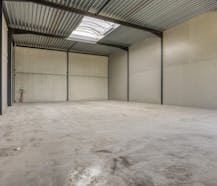 Nieuwbouw KMO-unit van ca.240m² te koop in Tielt
