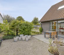 Villa met praktijkruimte op ruim perceel te koop te Brugge