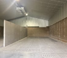 Verschillende frigo loodsen te huur per kist in Lo