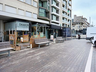 Nieuwbouw casco handelsruimte op topligging te Oostduinkerke