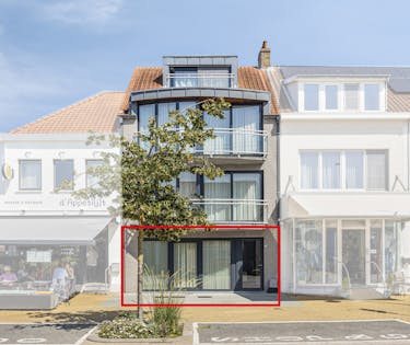 Instapklaar appartement met terras en ruime garage in Koksijde