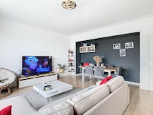 Centraal gelegen ruim appartement met garage te Beveren 