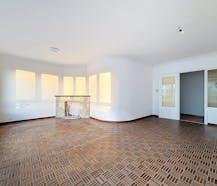 Ruim tweeslaapkamerappartement te huur in Merksem!