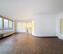 Ruim tweeslaapkamerappartement te huur in Merksem!