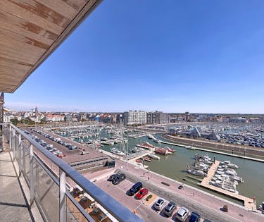 Appartement te koop te Blankenberge met uitzicht op jachthaven en hinterland