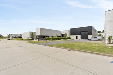 Bedrijfsgebouw op industriezone Nelca Noord te Lendelede