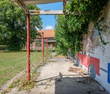 Oude school en jeugdaccomodatie Bellem
