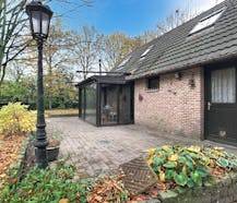 Ruime vakantiewoning op groot open perceel in bosrijk gebied