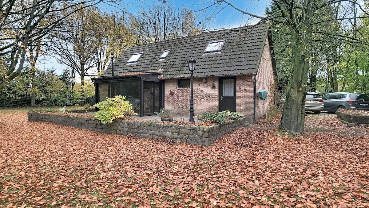 Ruime vakantiewoning op groot open perceel in bosrijk gebied