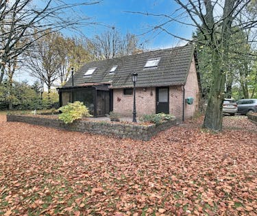 Ruime vakantiewoning op groot open perceel in bosrijk gebied