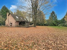 Ruime vakantiewoning op groot open perceel in bosrijk gebied