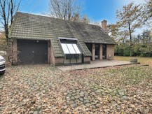 Ruime vakantiewoning op groot open perceel in bosrijk gebied