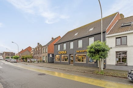 Handelspand met magazijn te koop Sint-Andries