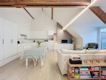 Modern dakappartement  met 1 kamer te huur 