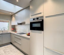 Bungalowwoning met tuin en garage in Ieper.