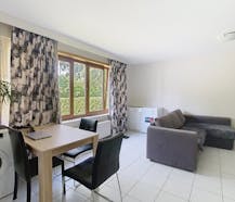 Gelijkvloers appartement met 1 slaapkamer te huur in Sint-Kruis