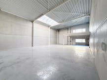 Nieuwbouw KMO-unit (253 m²) te huur in Evergem