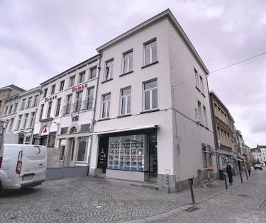 Opbrengsteigendom op de Markt te koop