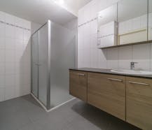 Appartement met 2 slaapkamers en parking te Veurne.