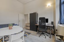 Compacte, instapklare uitvalsbasis in Gent 