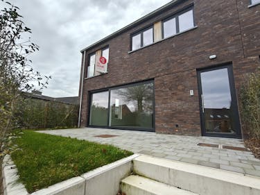 Rustig gelegen nieuwbouwwoning met 3 kamers in Westouter