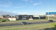 Business building along the Ring/R32 in Roeselare.