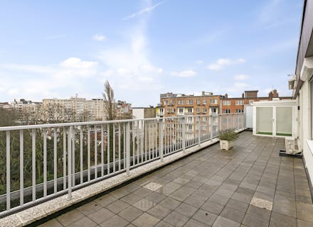 Appartement met ruim terras te Antwerpen