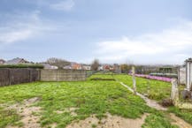 Ruim perceel grond met veel potentieel in Brakel