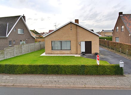 Vrijstaand huis, bungalow te koop met 3 slaapkamers in Zedelgem