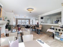 Volledig uitgerust horecapand en 2 gerenoveerde appartmenten